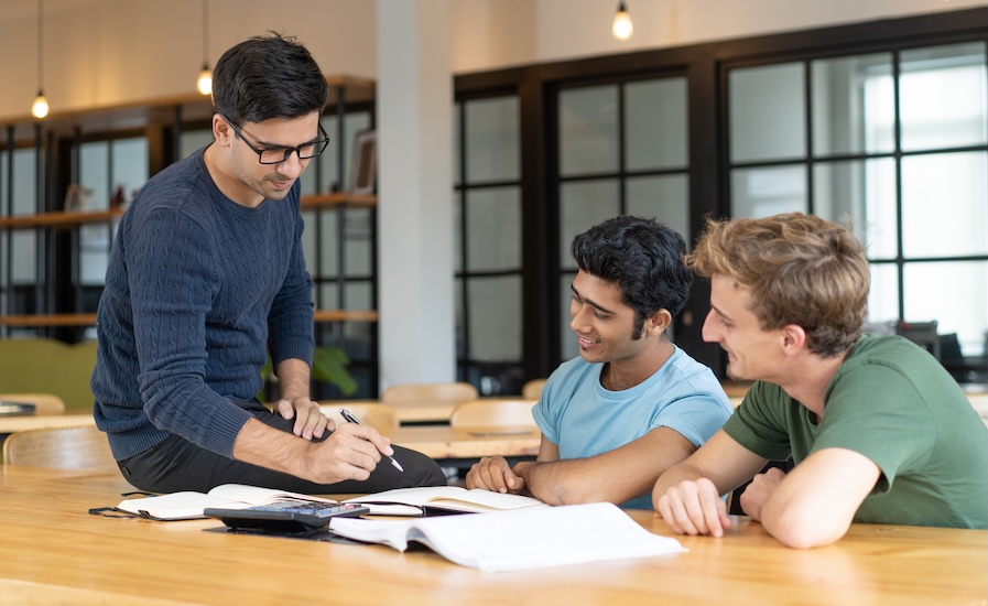 university students engaging in group discussion to decide Majors and Minors