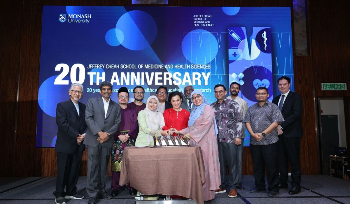 Cake Cutting with former HoS and hospital partners