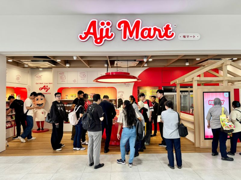 Exploring the customer end of the value chain at Aji Mart, where product information, branding, retail presentation and customer engagement come together.
