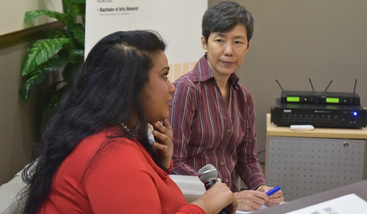 Noelle sharing her findings with Dr Sharon Bong