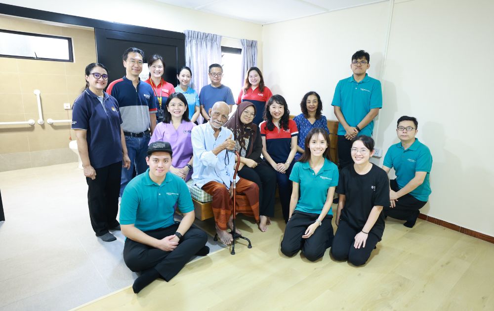 RAI group with Pak Cik Arbain - thumbnail