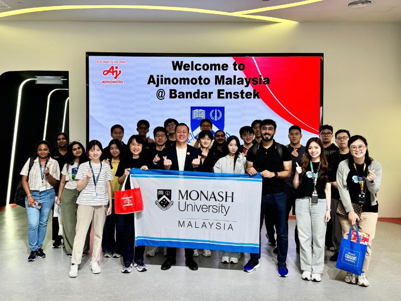 MGW3381 students and Department of Management staff celebrate a rewarding experiential learning visit with Mr Bay at Ajinomoto Malaysia’s Smart and Eco-Friendly Factory.