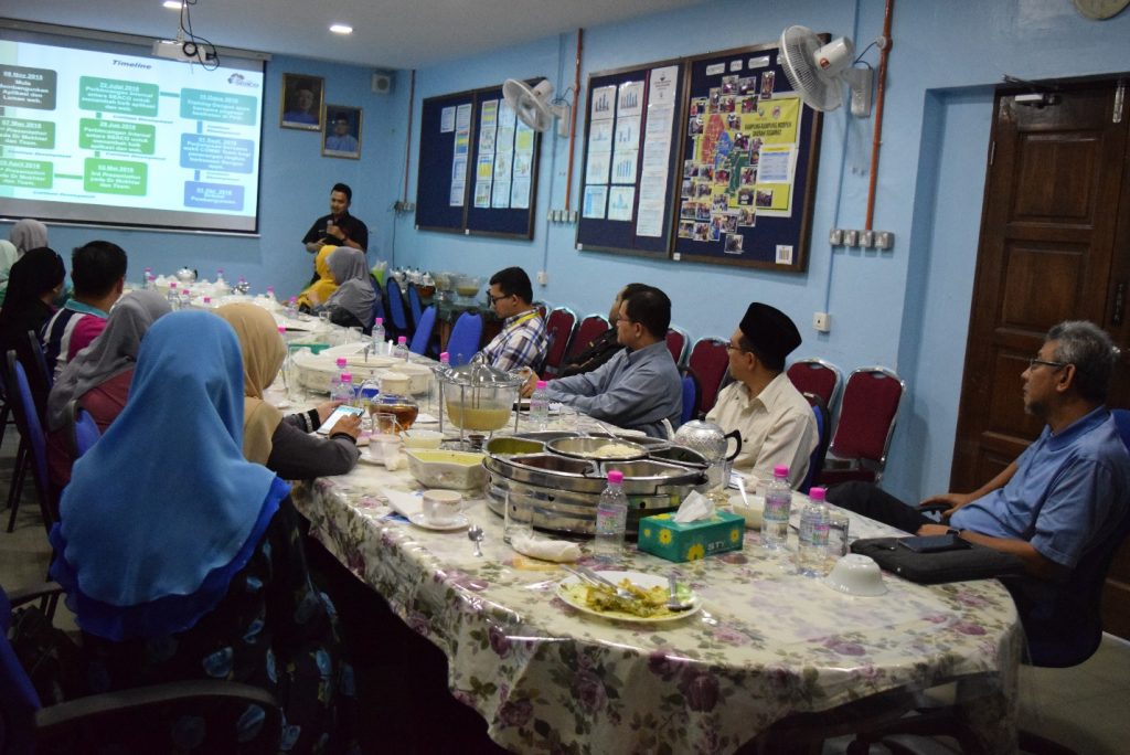 Presentation of Dengue App to Director General