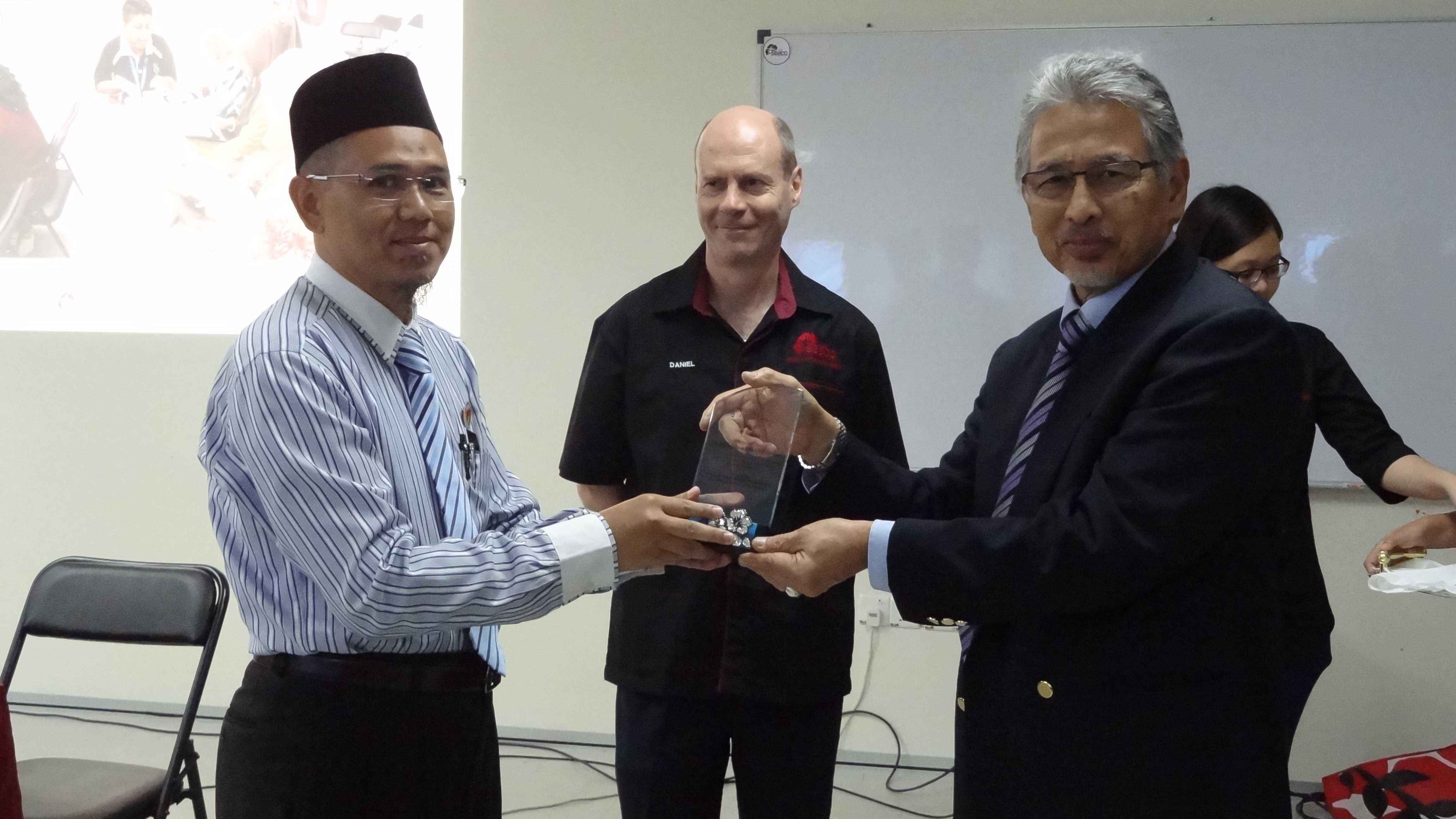 SEACO Friends Award - Dr.Mokthar