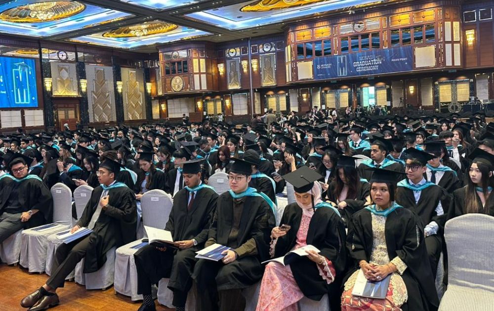 grad group thumbnail