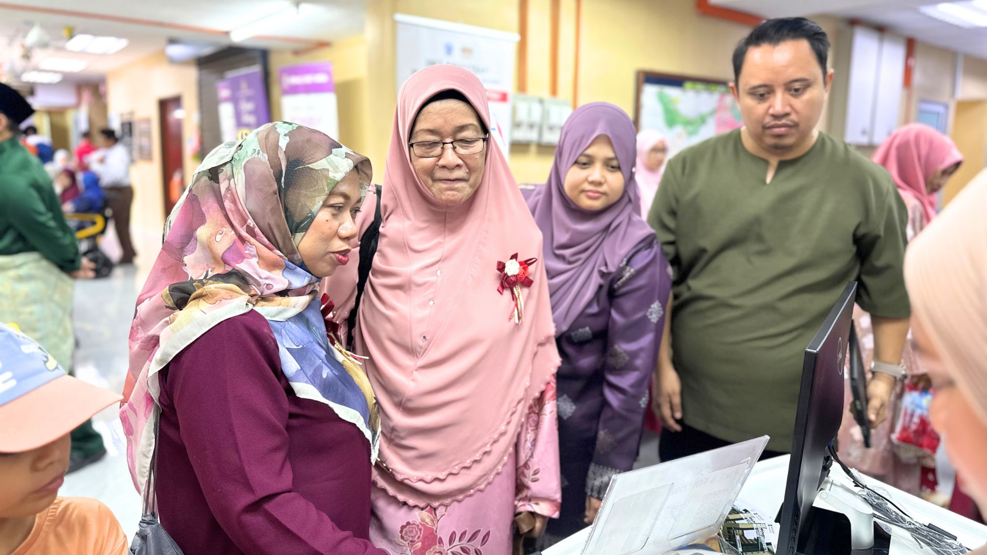 SEACO, School of Medicine and Health Sciences, Monash University Malaysia - Hari Raya & Senior Citizens Celebration (KK Pekan Air Panas) 6