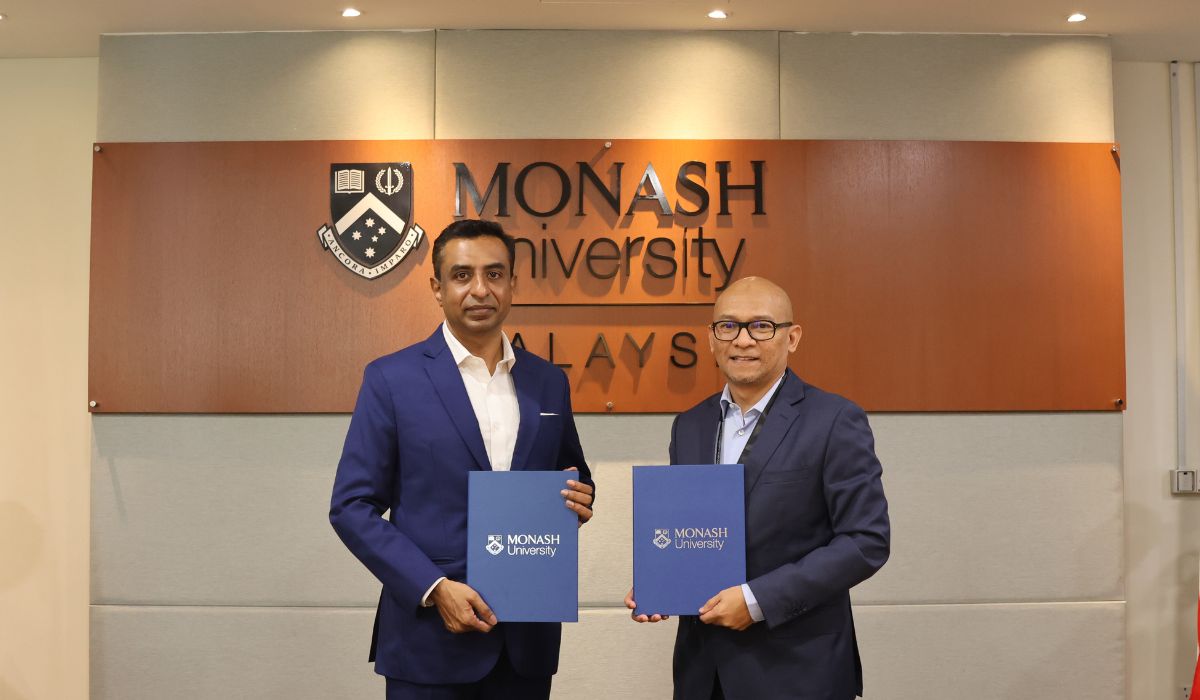 prof rafiq and neo CEO