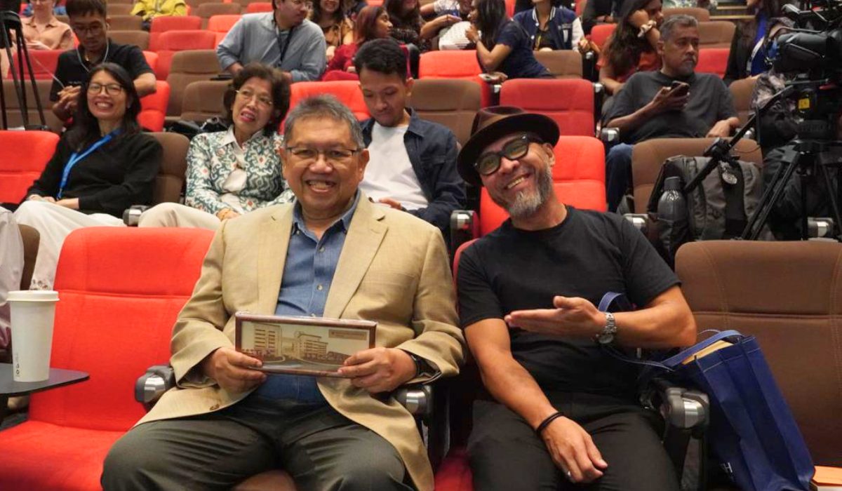 Dato' Lat and Jai Hassan